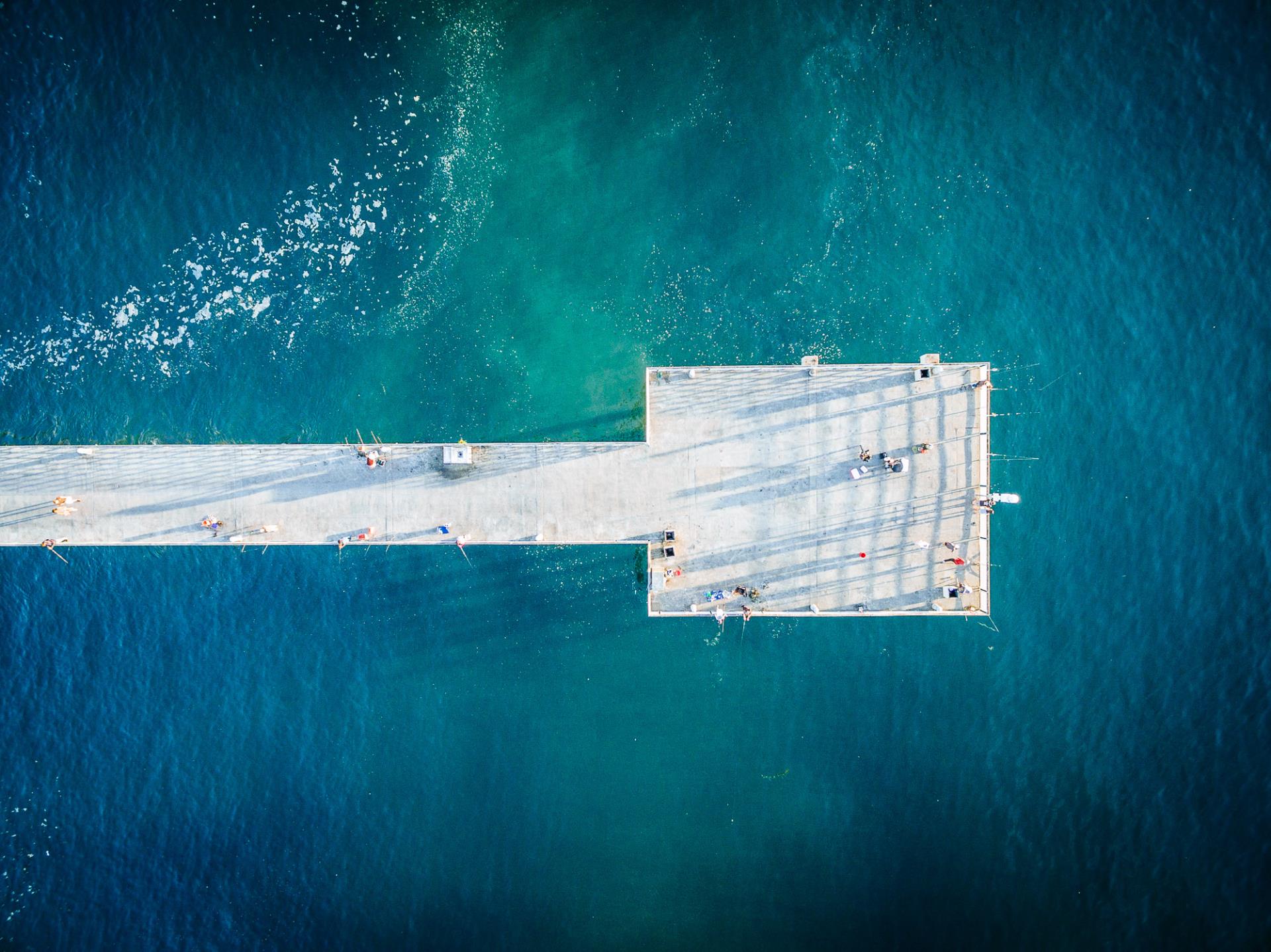 Hermosa Pier head - overhead view