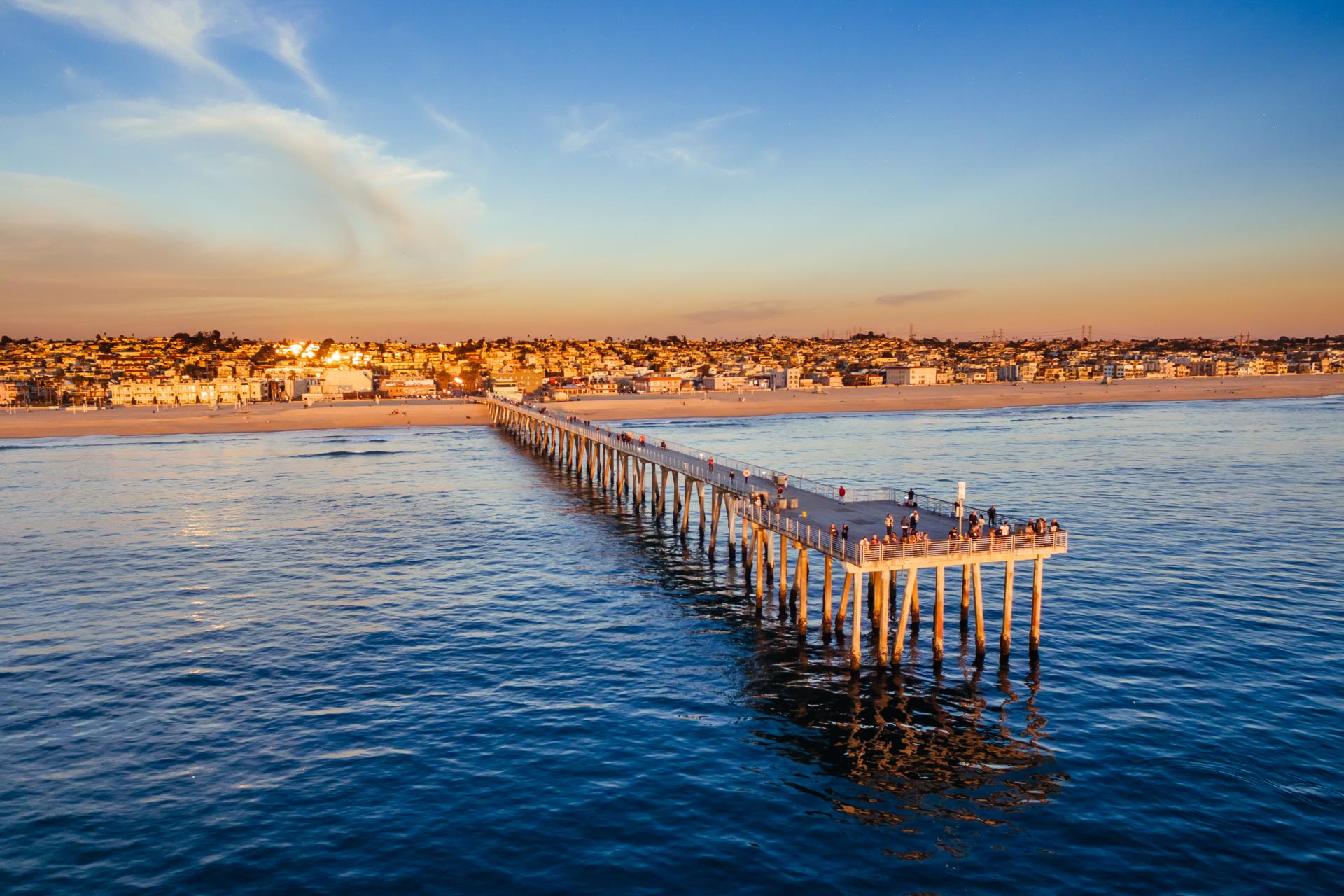 Hermosa Pier head panorama looking toward City and beach